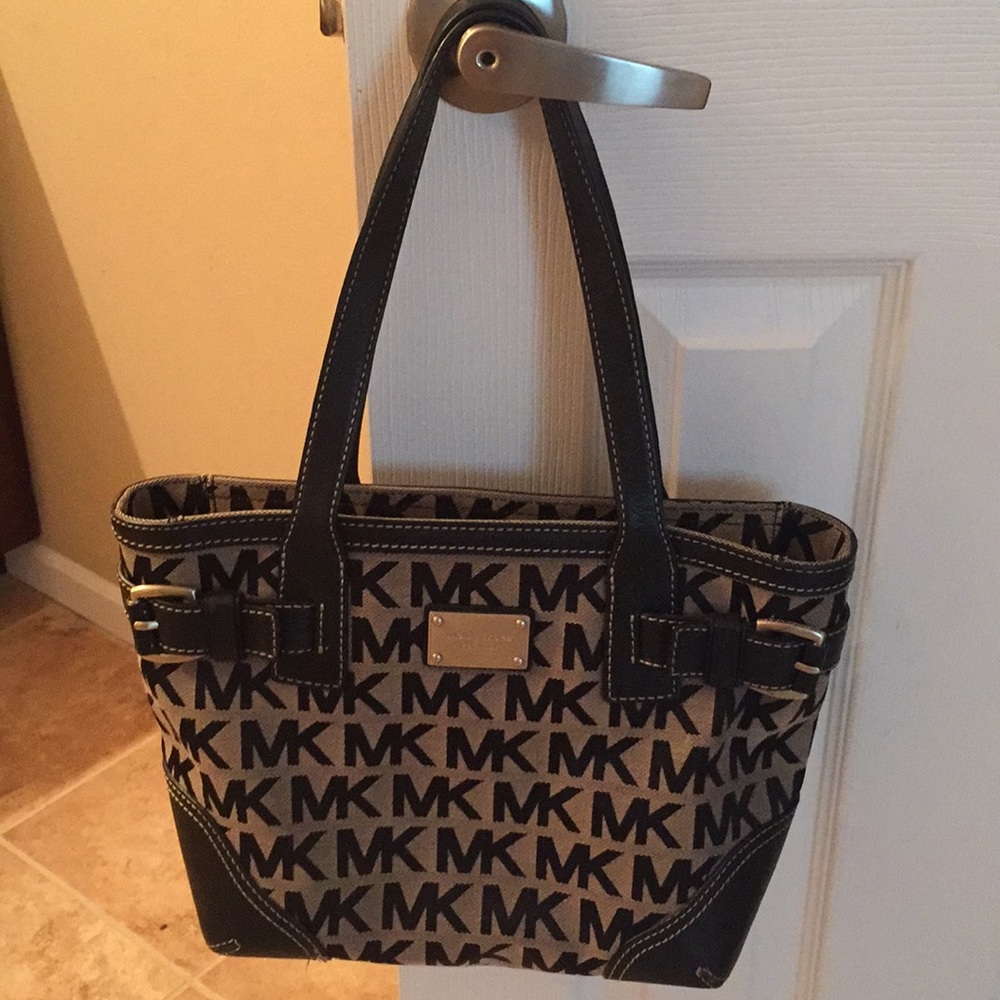 Michael Kors purse